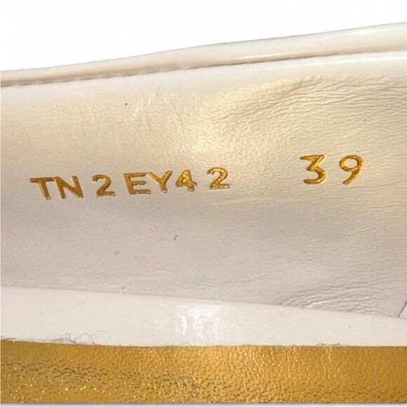 VALENTINO GARAVANI Cream Patent Leather One Gold Stud Ballet Flats Size … - Picture 10 of 15